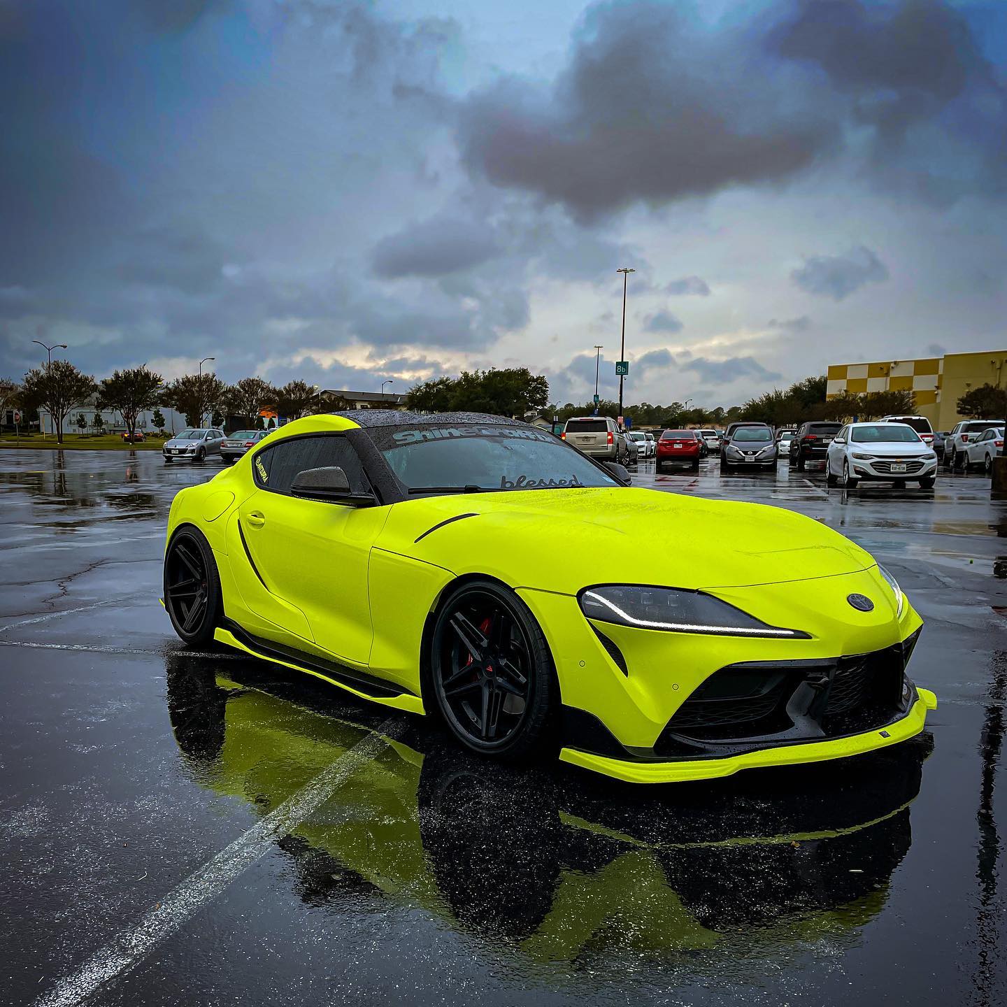 High Glossy Chartreuse Yellow Vinyl Wrap - Motyle