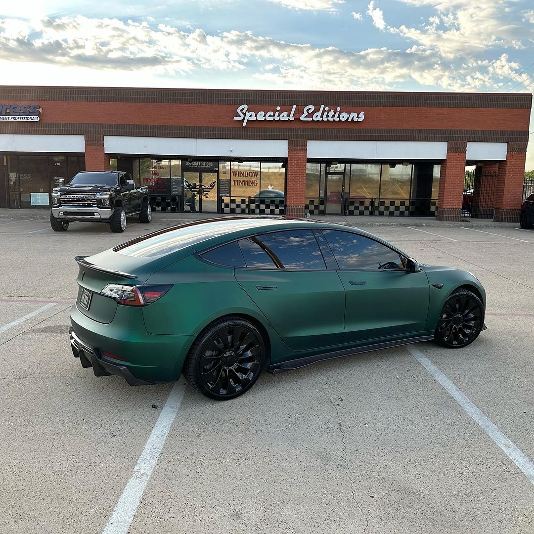 Satin Chrome Silk Green Vinyl Wrap - Motyle